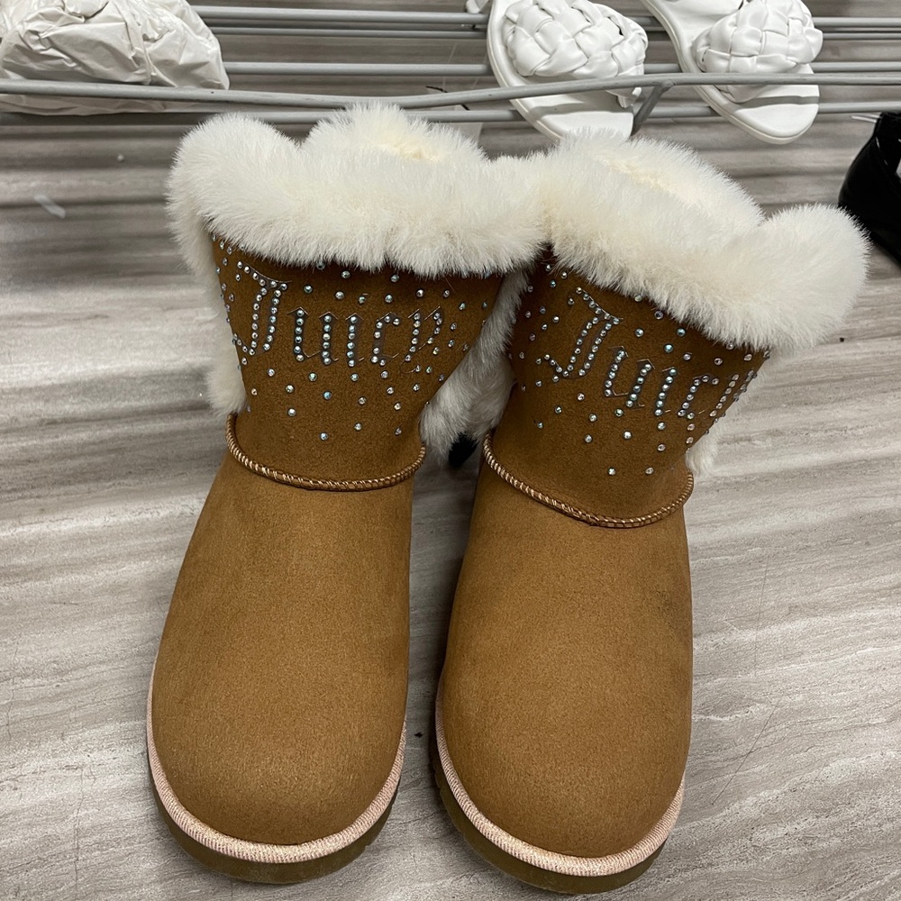 ISO JUICY COUTURE SHOES AND BOOTS